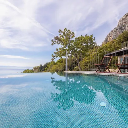 2m Makarska