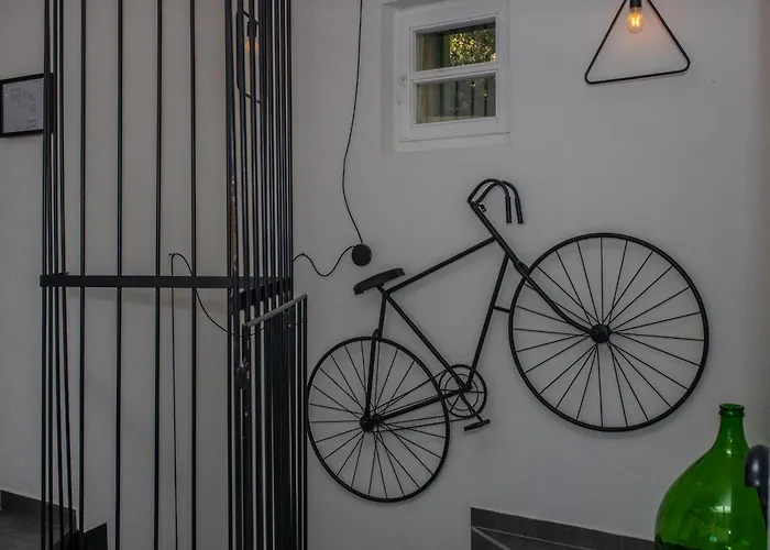 2m Макарська