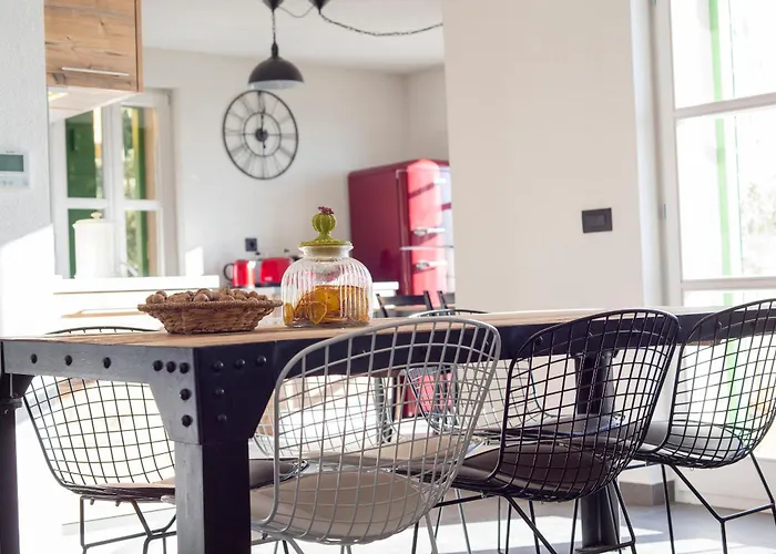 2m * Макарська