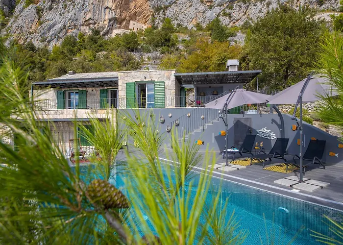 2m * Макарська